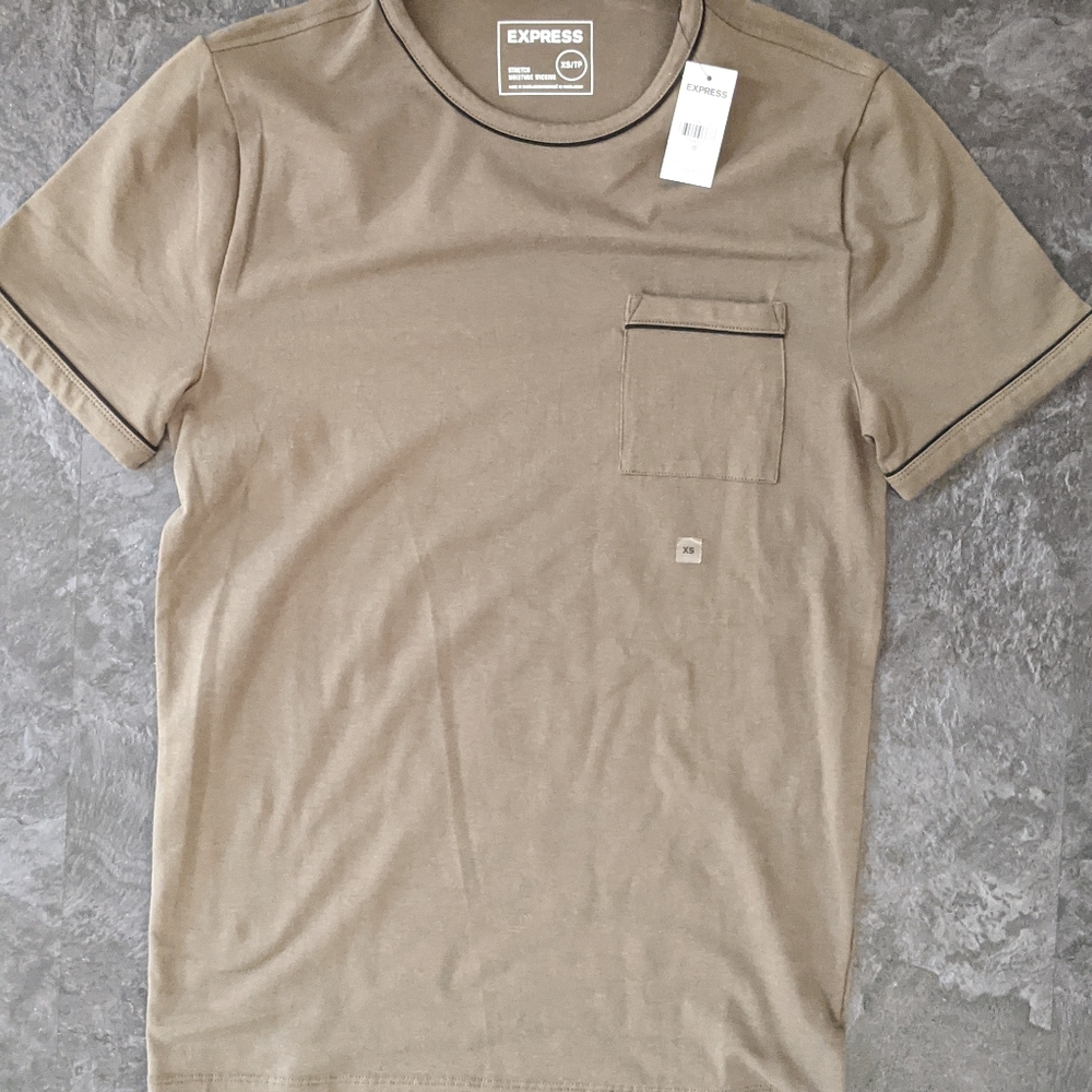 NWT men's fitted express t-shirt